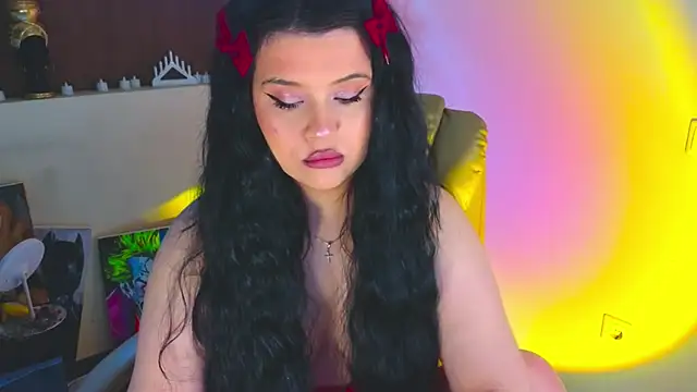 Snapshot of Malika_uAngel chatting on 04.25.26 Malika uAngel online show from 04.25.26