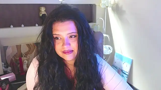 Snapshot of Malika_uAngel chatting on 06.11.26 Malika uAngel online show from 06.11.26