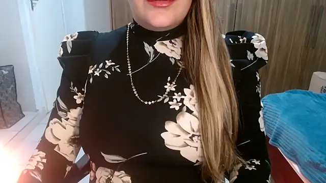 Snapshot of Aliceescobar chatting on 05.26.26 Aliceescobar online show from 05.26.26
