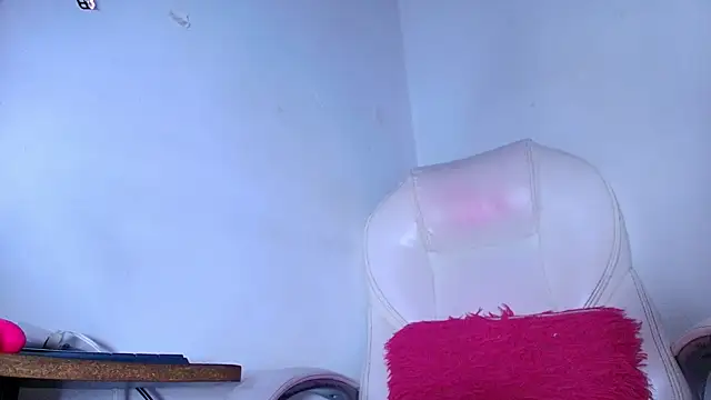Snapshot of naomi_kyse chatting on 01.15.25 naomi kyse online show from 01.15.25