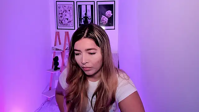 sofihill01 online show from 10.07.25