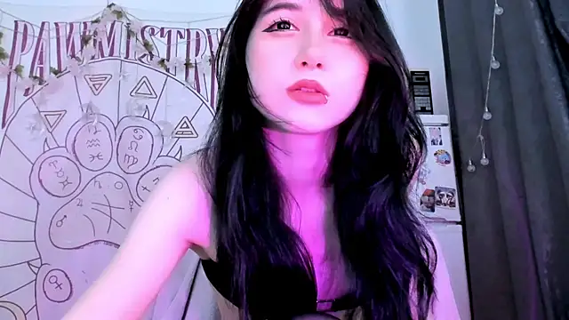 Snapshot of Holy420lolii chatting on 07.28.26 Holy420lolii online show from 07.28.26