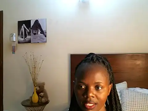 Snapshot of pay_tience chatting on 05.18.26 pay tience online show from 05.18.26