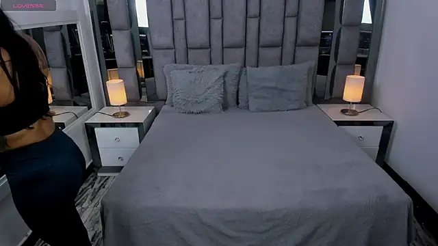 EMMAHILL1 online show from 10.16.25