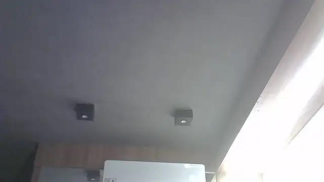 Skinny-Kitten online show from 12.17.25