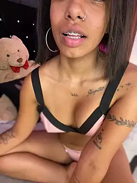 Snapshot of ATENEA_SEXXXY chatting on 01.05.25 ATENEA SEXXXY online show from 01.05.25