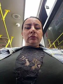 Abril Luv online show from 11.22.25