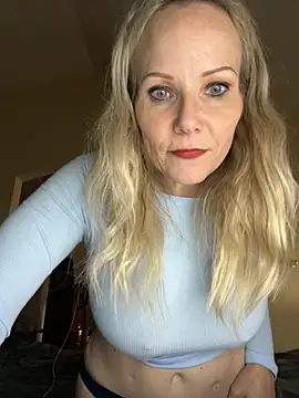 Sexual Lovable Doll online show from 11.04.25