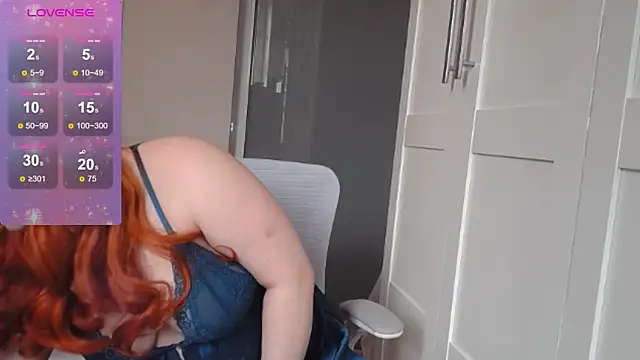 FluffyRainbowKity online show from 10.31.25