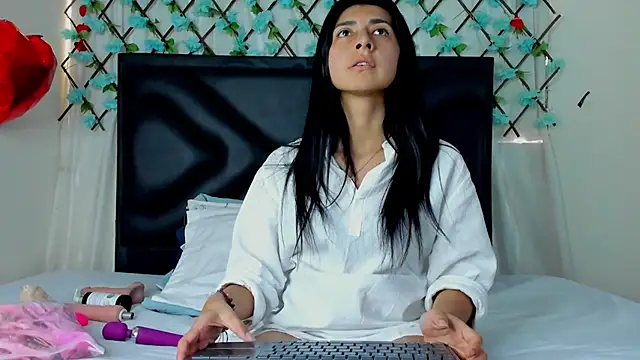 EmmaWilliamss online show from 02.23.25