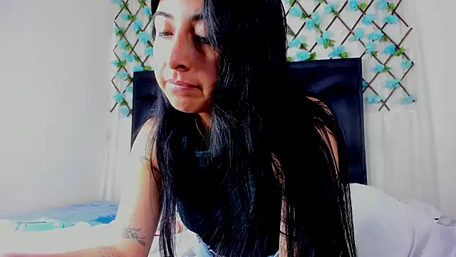 Snapshot of EmmaWilliamss chatting on 06.05.26 EmmaWilliamss online show from 06.05.26