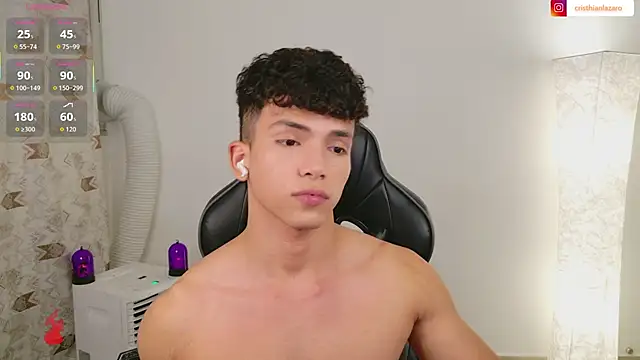 Snapshot of DannyMaximoff chatting on 10.30.25 DannyMaximoff online show from 10.30.25