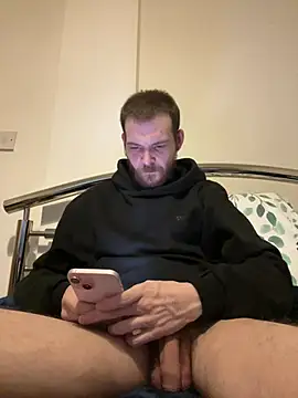 Snapshot of Z1uk chatting on 07.16.26 Z1uk online show from 07.16.26