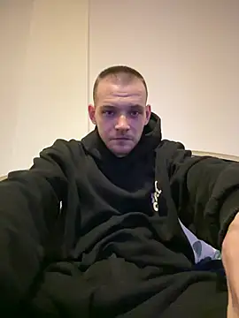 Snapshot of Z1uk chatting on 07.25.26 Z1uk online show from 07.25.26