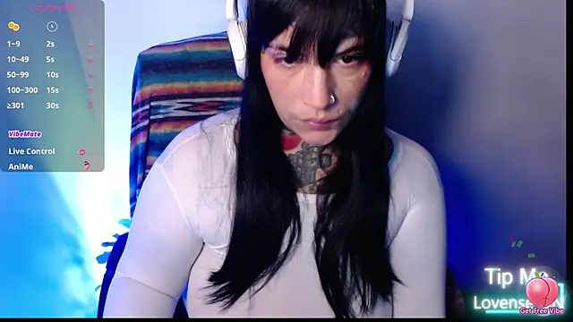 Snapshot of VampGirl1 chatting on 11.23.25 VampGirl1 online show from 11.23.25