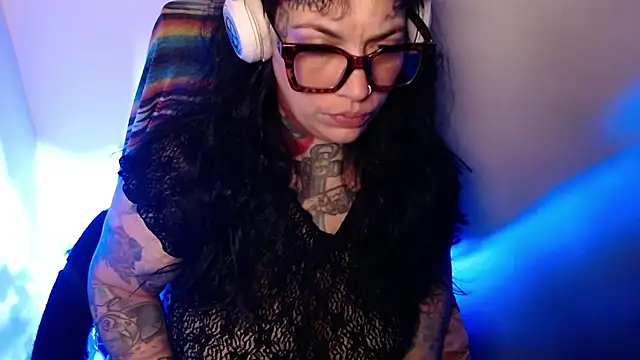 Snapshot of VampGirl1 chatting on 01.07.26 VampGirl1 online show from 01.07.26