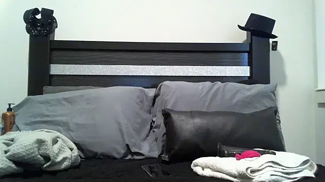 Snapshot of lofibunni chatting on 02.12.26 lofibunni online show from 02.12.26