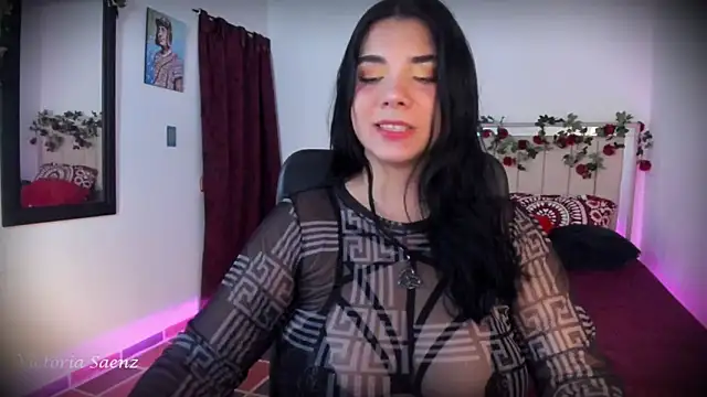 victoriaasaenz  online show from 02.18.26