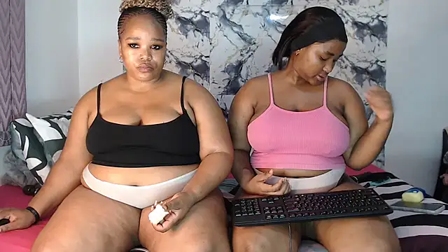 Snapshot of SexyAmeena2002 chatting on 05.19.26 SexyAmeena2002 online show from 05.19.26