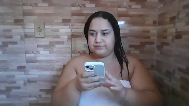 Snapshot of MinaBoss chatting on 03.28.26 MinaBoss online show from 03.28.26