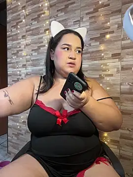 Snapshot of MinaBoss chatting on 04.01.26 MinaBoss online show from 04.01.26