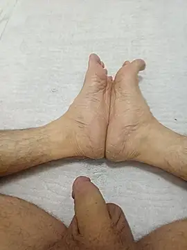 Hardapple01 online show from 10.19.25