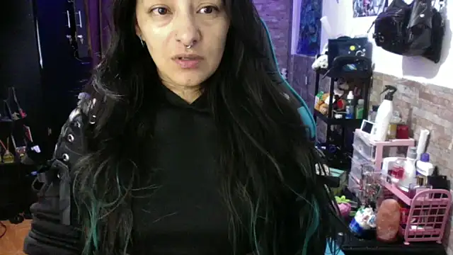 Snapshot of AngelaQueen_ chatting on 06.11.26 AngelaQueen online show from 06.11.26