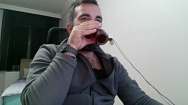 Snapshot of tgltplsr chatting on 12.19.24 tgltplsr online show from 12.19.24