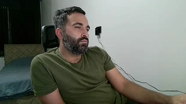 Snapshot of tgltplsr chatting on 09.29.25 tgltplsr online show from 09.29.25