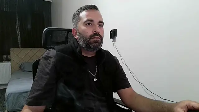Snapshot of tgltplsr chatting on 10.19.25 tgltplsr online show from 10.19.25