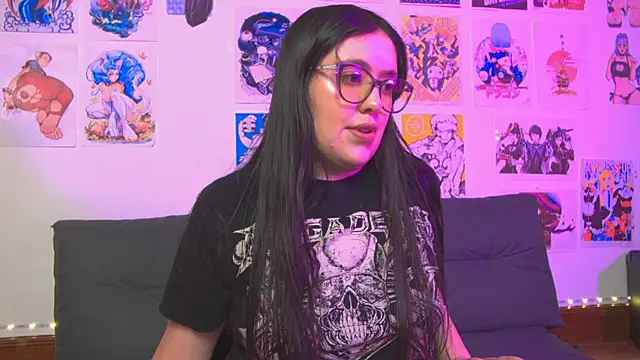 snowblack  online show from 01.31.25