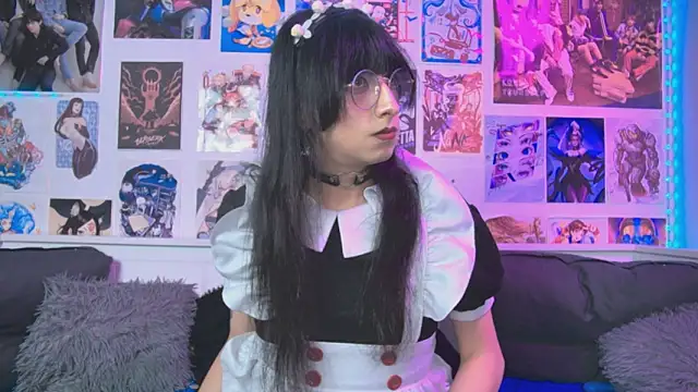 snowblack  online show from 09.13.25