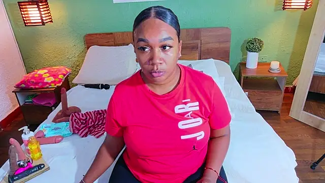 Snapshot of dannaahbrown chatting on 04.17.26 dannaahbrown online show from 04.17.26