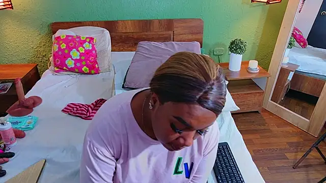 Snapshot of dannaahbrown chatting on 05.27.26 dannaahbrown online show from 05.27.26