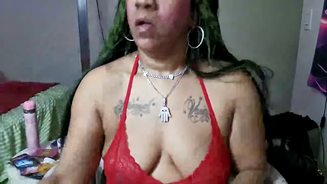 YasmineMinaj online show from 11.18.25