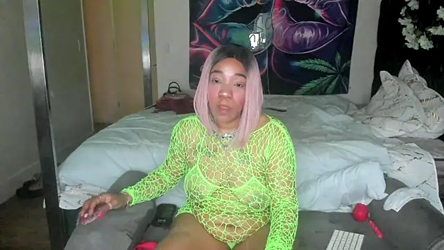 YasmineMinaj online show from 04.15.26