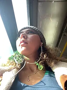 charlott lens online show from 02.18.25