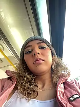 charlott lens online show from 02.19.25