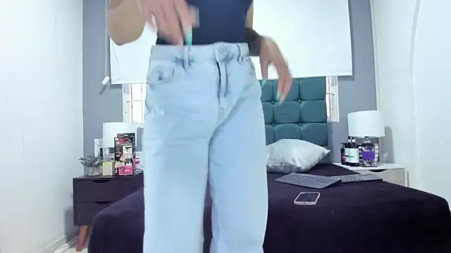 charlott lens online show from 10.10.25