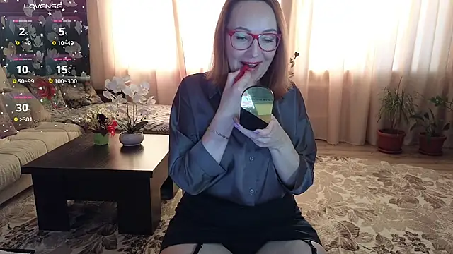 Snapshot of LybovNTV chatting on 02.10.25 LybovNTV online show from 02.10.25