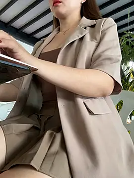 Snapshot of Jessical chatting on 02.05.25 Jessical online show from 02.05.25