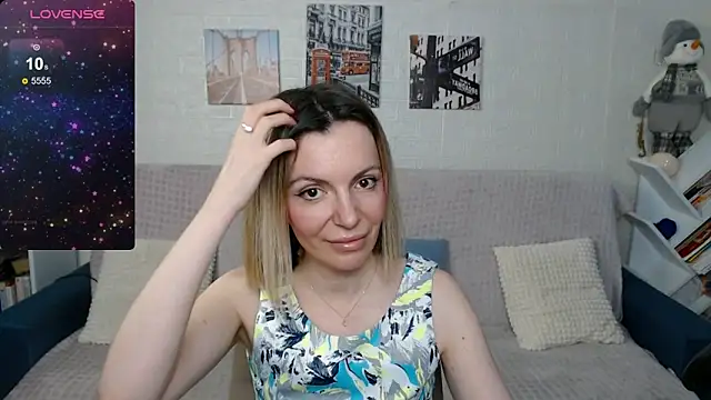 Snapshot of kiramarta chatting on 12.27.24 kiramarta online show from 12.27.24