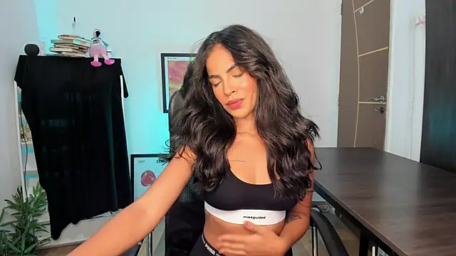 Snapshot of camille-rose chatting on 04.26.26 camille-rose online show from 04.26.26