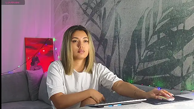 lily  foster online show from 01.01.25