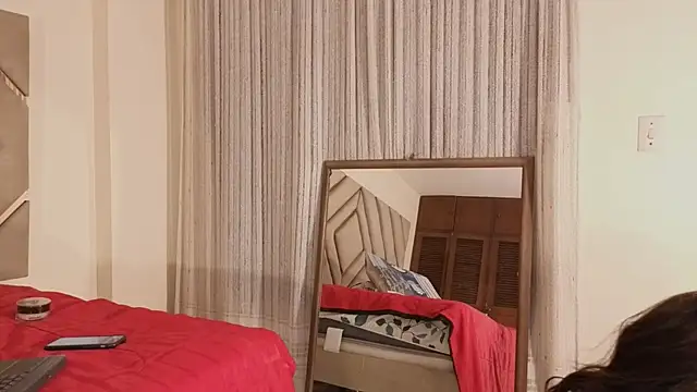 Snapshot of Raven_foxter1 chatting on 09.25.25 Raven foxter1 online show from 09.25.25