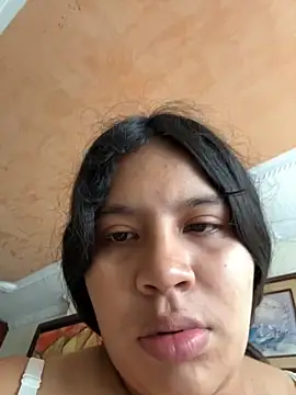 moncerrat luna online show from 11.05.25