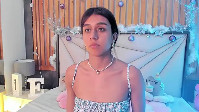 Emiily Scott1 online show from 12.05.24