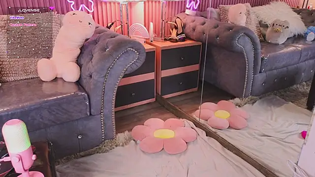 Emiily Scott1 online show from 01.08.25