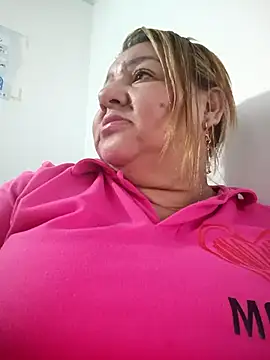 Snapshot of HORNY_MATURE25 chatting on 04.11.26 HORNY MATURE25 online show from 04.11.26