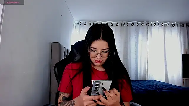 aliice walker  online show from 11.06.25